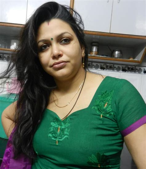 bhabhi aunty nude|Hot Aunty Bhabhi Nude Tamil Aunty Bhabhi Babi Kannada Aunty。